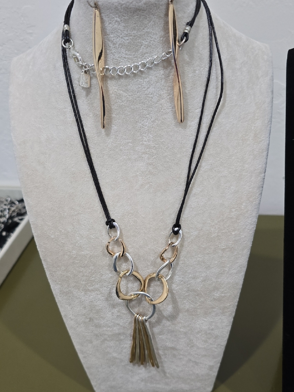 Elegant Gold and Silver Necklace and Earring Set
